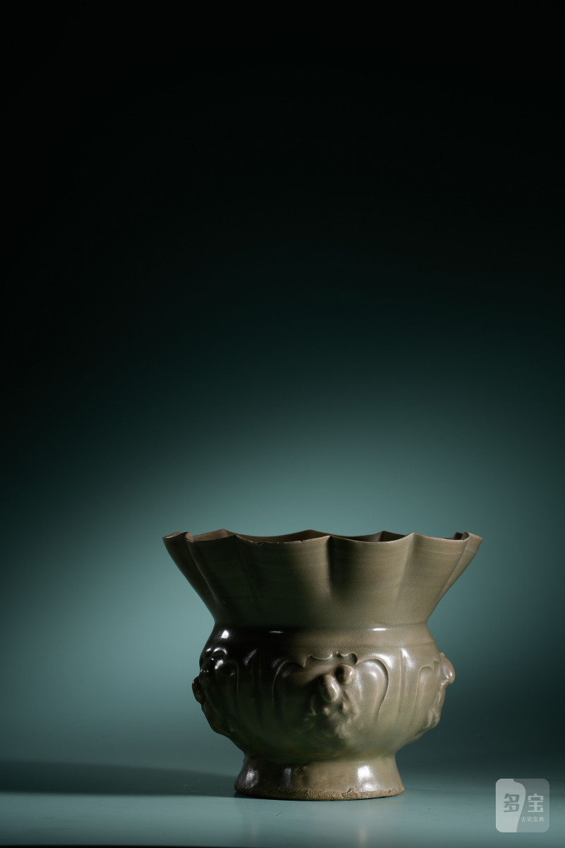 明 青釉塑人物花口尊 - 图6